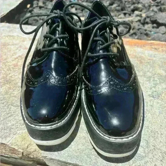 Ladies Zara Patent Oxford lace up shoes- size 40 super fun - Picture 8 of 11